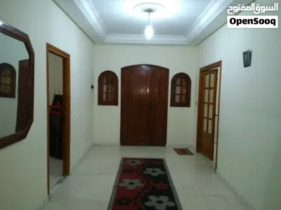 منزل أرضي واسع نظيف و مفروش للإيجار في العوينة 4