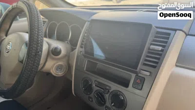 Nissan Tiida 4