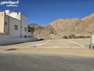 انا المالك / للبيع ارض سكنية 333م في العامرات / المحج الاولى 4