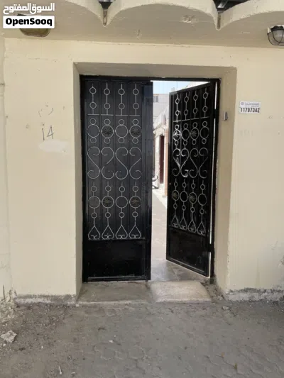 Big room for rent in Salmiya family 2