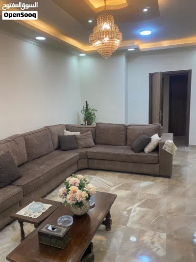فيلا فاخرة للبيع في الزرقاء الجديدة 3