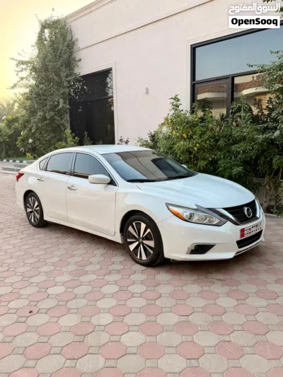 Nissan Altima Standard 4