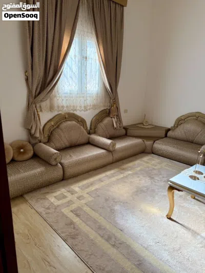جلسة للبيع في حالة ممتازة 3