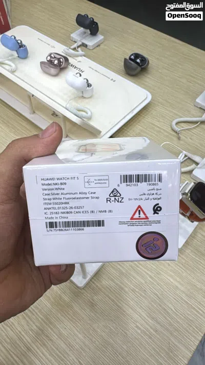 ساعة HUAWEI Watch Fit 5 لون الأبيض بسعر ممتاز 2