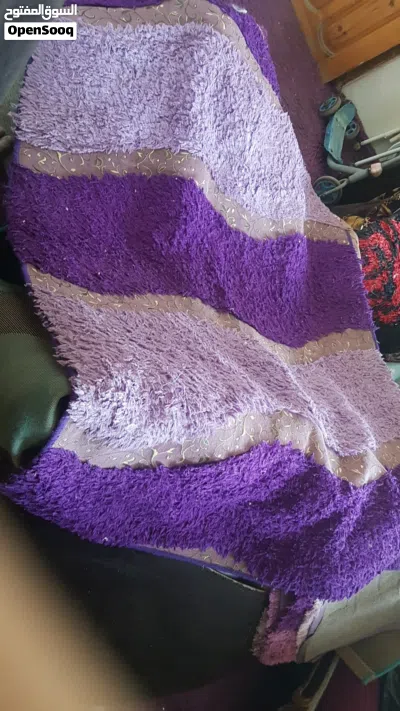 سجاد فروا جديد كل اللوان عرطه وعلاقه ملابس اثاث للبيع كامل وطربيز خشب 3