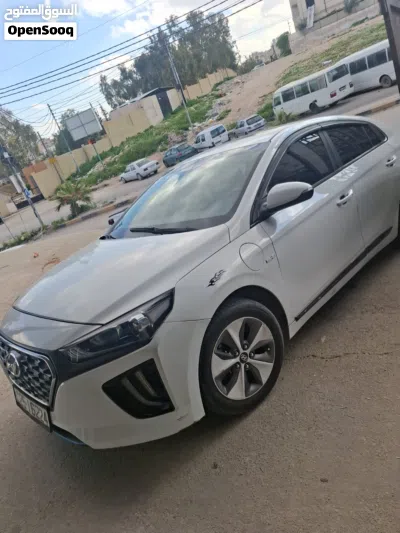 Hyundai Ioniq Standard 4