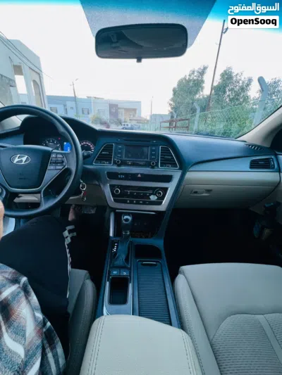Hyundai Sonata SE 2