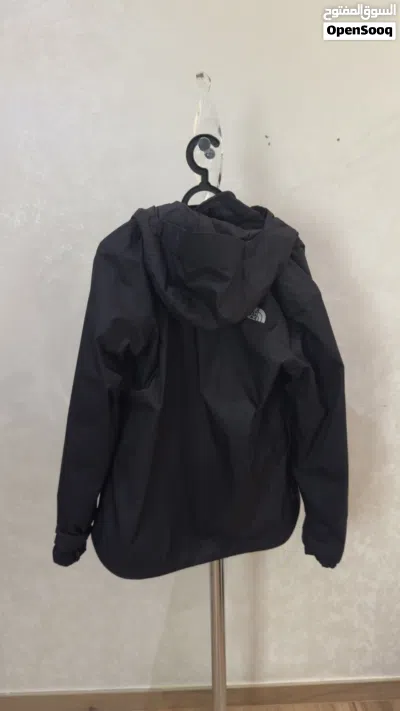 THE NORTH FACE BLACK RAINCOAT 2