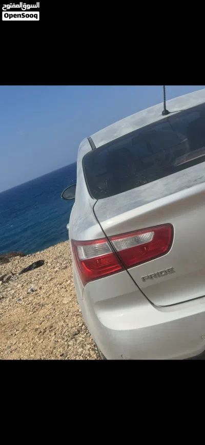 كيا ريو Standard 2