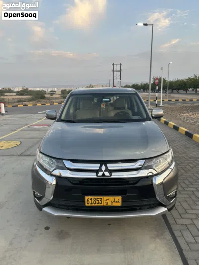 Mitsubishi Outlander GLS 3
