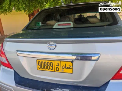 Nissan Tiida 4