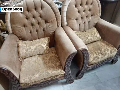 كنب بحالة ممتازة بسعر مغري 2