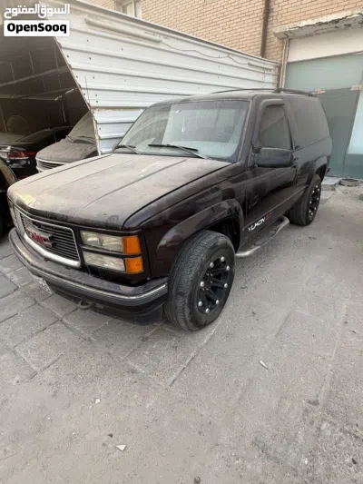 GMC Yukon Standard 2