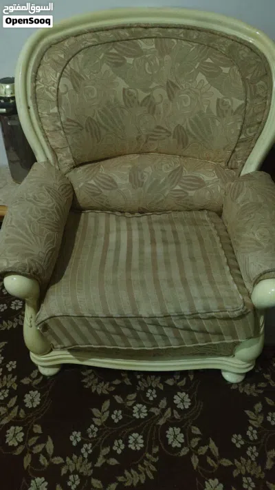 كنبه واحده للبيع صنعاء ب15 الف ريال 2
