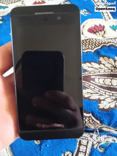 جهاز كامل بلاك بيري غني علي التعريف صناعة كندية الجهاز يبي سفتوير يولع لكن تتطلع علامة بلاك بيري 4