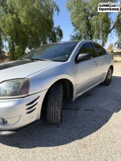 ميتسوبيشي جالنت Standard 3