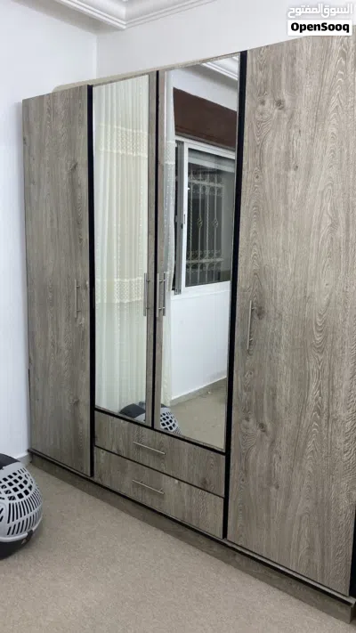 غرفة نوم شبابية نظيفة ، بحالة ممتازة 3