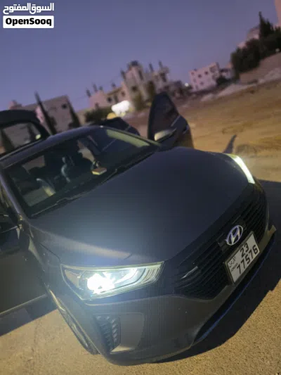 Hyundai Ioniq Standard 3