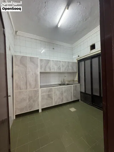 شقق للإيجار في السالمية – للعائلات ويوجد ملحق عزاب – غرفتين وصالة Apartments for Rent in Salmiya 2