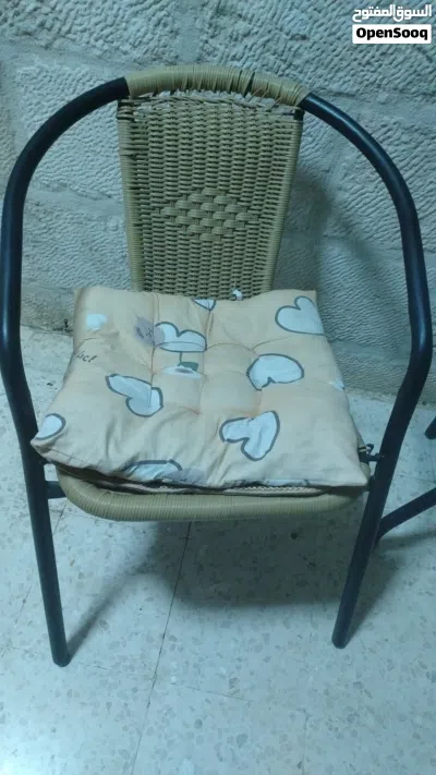 طاولات وكراسي 3