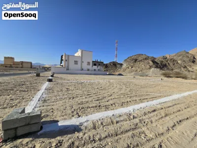 انا المالك / للبيع ارض سكنية 333م في العامرات / المحج الاولى 3