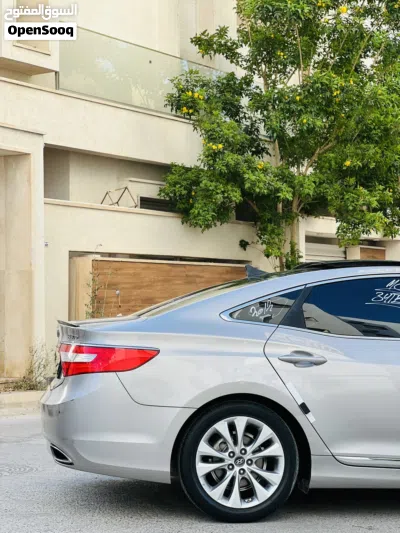 هيونداي ازيرا Standard 4