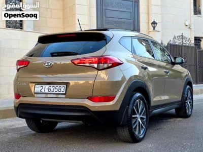Hyundai Tucson GLS 4
