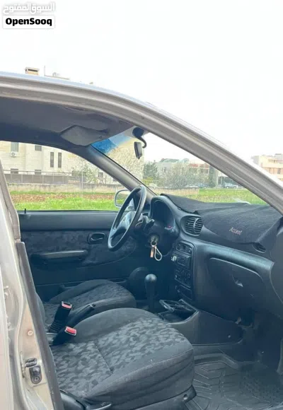 Hyundai Accent Standard 2