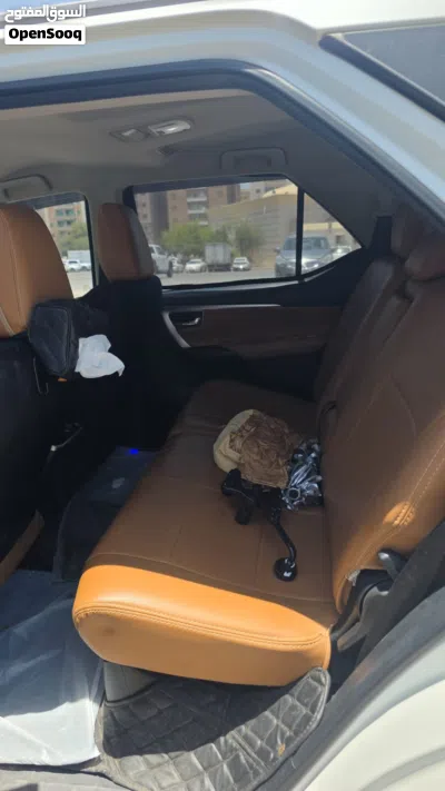 Toyota Fortuner Standard 4