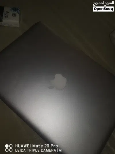 للبيع لابتوب ابل 2