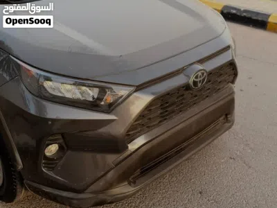 Toyota RAV 4 LE 2