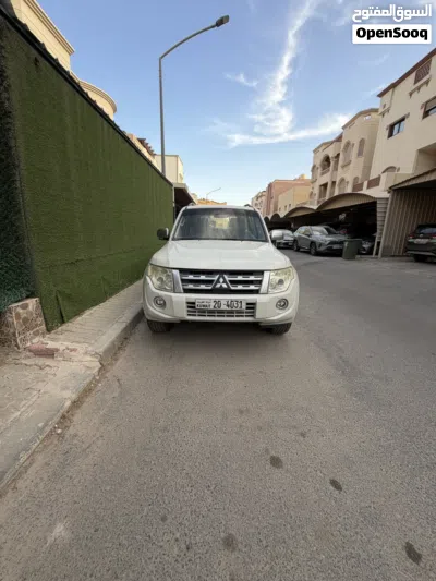 ميتسوبيشي باجيرو GLS 4