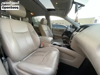 Nissan Pathfinder SV 4