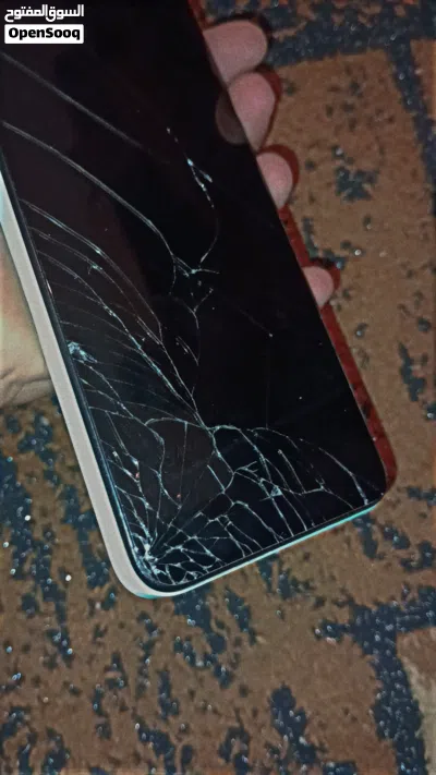 انفينكس سمارت 6 لي البيع مكسور ساسه لكن شغل أموره طيبه مشيه اموره قيقه64 رام4يدعم ببجي هاتف ربي يبار 3