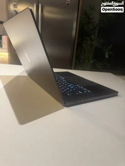 16-inch MacBook Pro M4 Max- Space Black 4