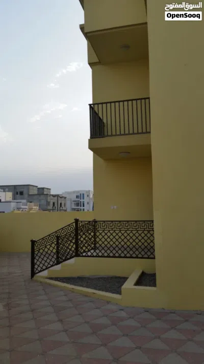 للبيع ڤيلا في الخوض السادسة 4