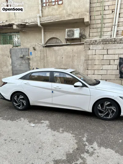 هیۆندای ئێلانترا Standard 2