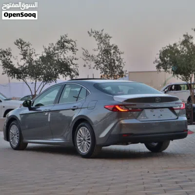Toyota Camry E Plus HEV 2