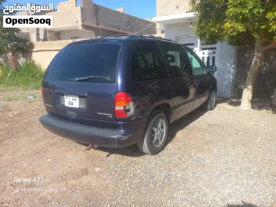 Chrysler Voyager LX 2