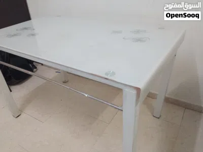 طاولة زجاجية 2