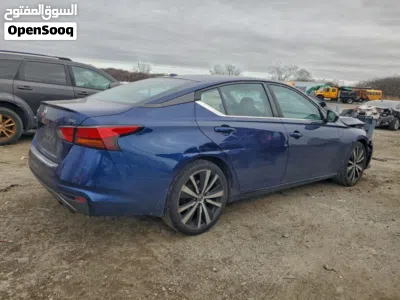 Nissan Altima SR 4