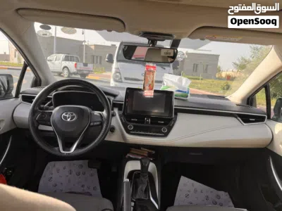 Toyota Corolla LE 4