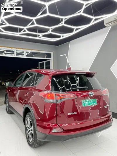 Toyota RAV 4 LE 4