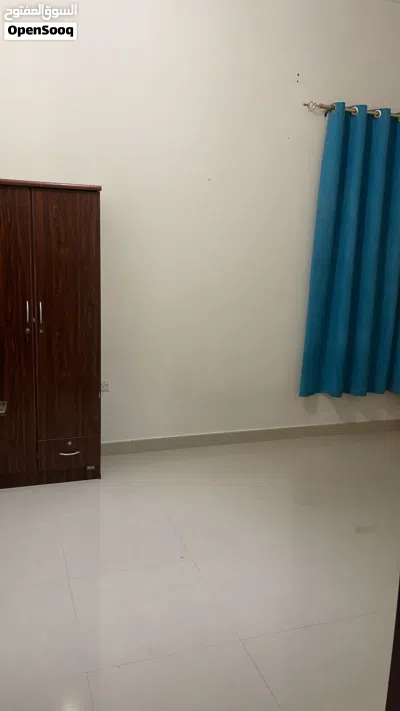 غرف بأرخص الاسعار للإيجار الشهري شامل كهرباء وماي ونت وصيانه بالخوض السادسه بدون عقد 2