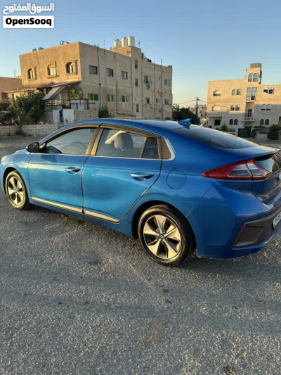 هيونداي ايونيك Standard 2
