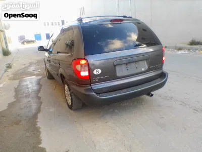 كرايسلر جراند فوياجر 4