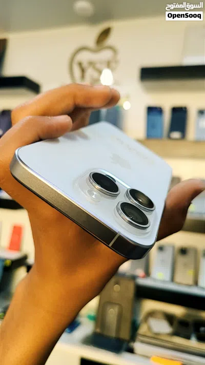 آيفون15 برو ذاكرة 256GB بطاريه 86 مغير شاشه درجه اولى فيس آيدي شغال ورسمي وجديد كرت ابيض والسعر 505$ 4