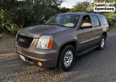 GMC Yukon Standard 4