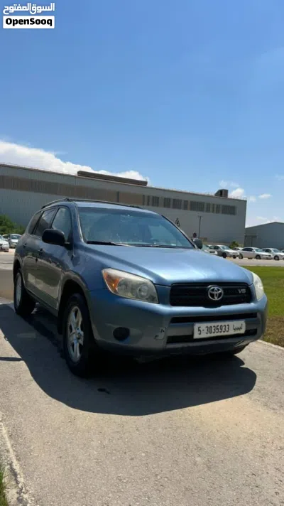 Toyota RAV 4 LE 2