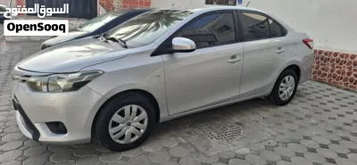 Toyota Yaris E 4